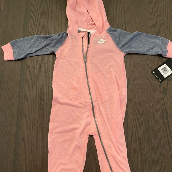 Baby girl onesie - Picture 4 of 4